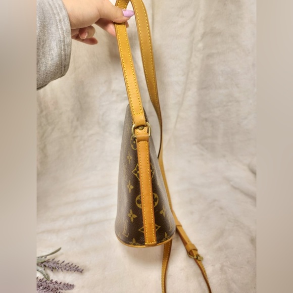 Authentic Louis Vuitton Drouot Crossbody shoulder bag - Picture 13 of 16